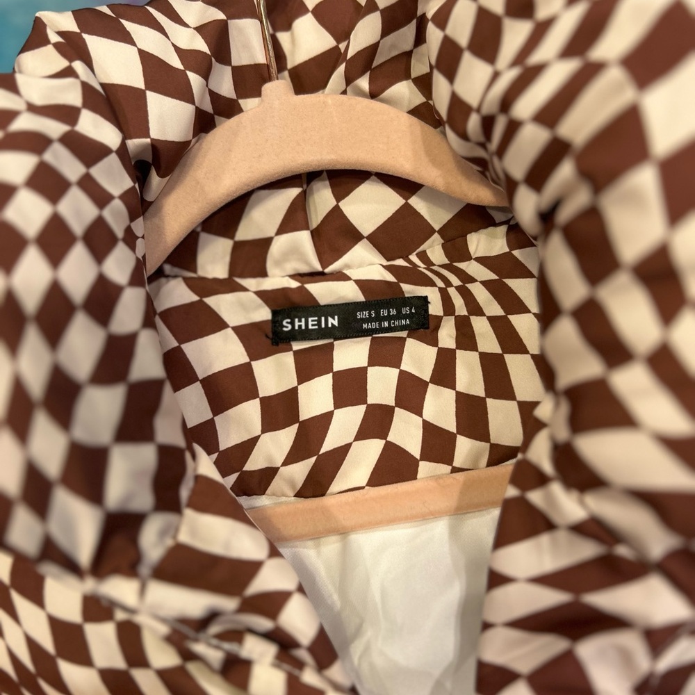 Cropped Rave Puffer - Picture 2 of 8